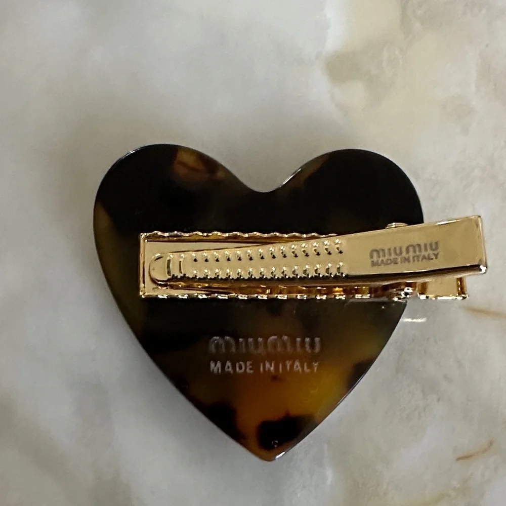 Miu Miu Tortoiseshell Heart Hair Clip with Gold Accents Miu Miu Tortoiseshell Heart Hair Clip with Gold Accents main image 4